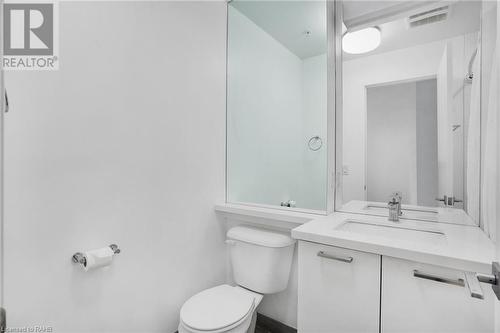 467 Charlton Avenue E Unit# 202, Hamilton, ON - Indoor Photo Showing Bathroom