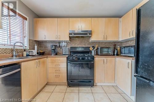 119 Brisdale Drive, Brampton, ON - Indoor Photo Showing Kitchen