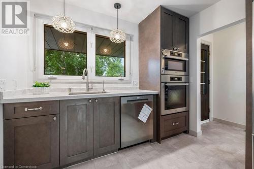 330 Ofield Road S, Dundas, ON - Indoor Photo Showing Kitchen