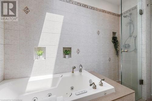 330 Ofield Road S, Dundas, ON - Indoor Photo Showing Bathroom