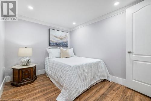 330 Ofield Road S, Dundas, ON - Indoor Photo Showing Bedroom