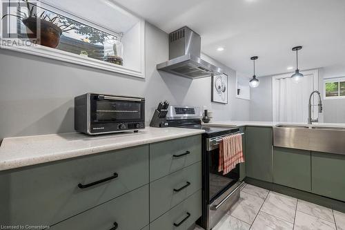 330 Ofield Road S, Dundas, ON - Indoor Photo Showing Kitchen