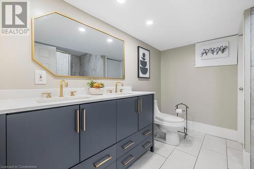 330 Ofield Road S, Dundas, ON - Indoor Photo Showing Bathroom