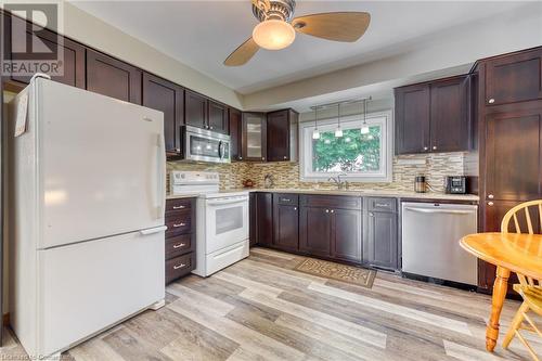 8 Hampton Court, Port Dover, ON - Indoor Photo Showing Kitchen