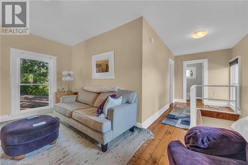 141 Mount Albion Road, Hamilton, ON - Indoor Photo Showing Living Room