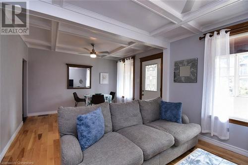 86 Graham Avenue S, Hamilton, ON - Indoor Photo Showing Living Room