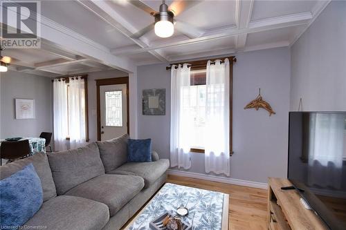 86 Graham Avenue S, Hamilton, ON - Indoor Photo Showing Living Room