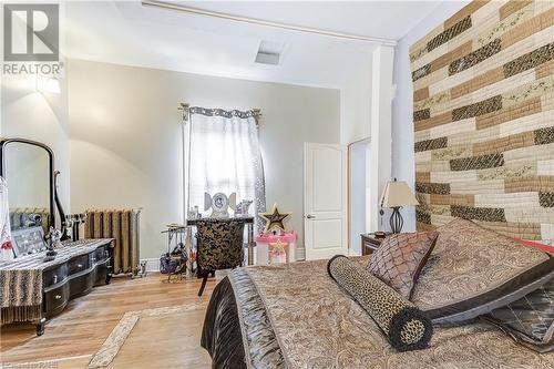 34 Park Avenue, Brantford, ON - Indoor Photo Showing Bedroom