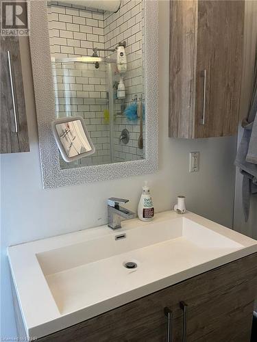 12 Bridgeport Road E Unit# 16, Waterloo, ON - Indoor Photo Showing Bathroom