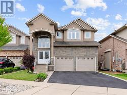 52 ARROWHEAD Drive  Hamilton, ON L8W 3X2