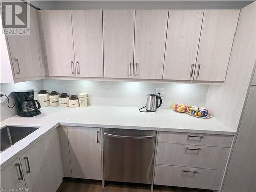 648 Greenhill Avenue, Hamilton, ON - Indoor Photo Showing Kitchen