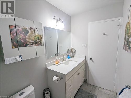 648 Greenhill Avenue, Hamilton, ON - Indoor Photo Showing Bathroom