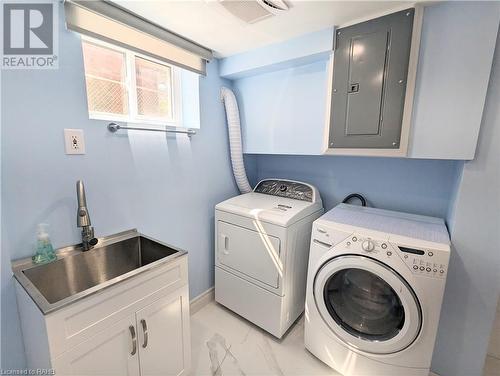 648 Greenhill Avenue, Hamilton, ON - Indoor Photo Showing Laundry Room