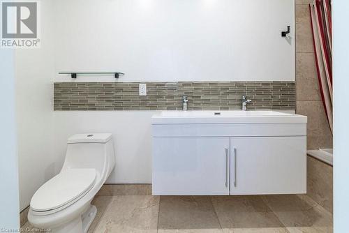 134 Gibson Avenue, Hamilton, ON - Indoor Photo Showing Bathroom