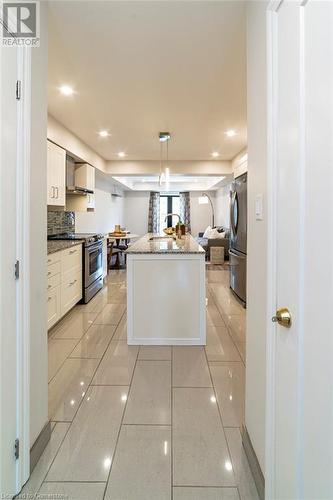 134 Gibson Avenue, Hamilton, ON - Indoor Photo Showing Kitchen