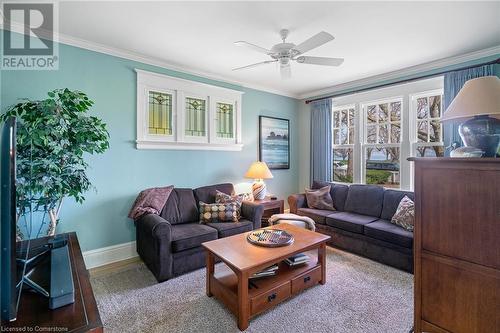 368 Queen Street, Niagara-On-The-Lake, ON - Indoor Photo Showing Living Room