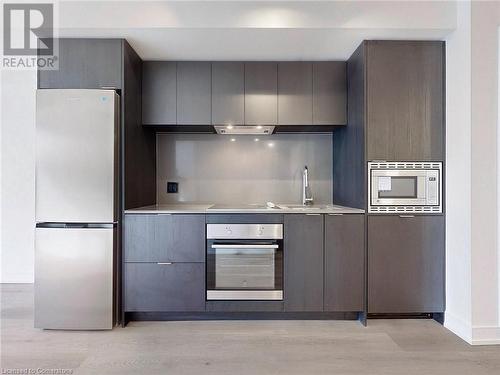 1 Jarvis Street Unit# 402, Hamilton, ON - Indoor Photo Showing Kitchen