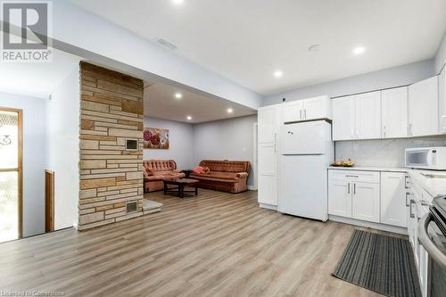 16 Cottage Avenue, Hamilton, ON - Indoor Photo Showing Kitchen