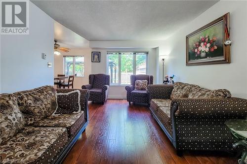 238 Candlewood Drive, Hamilton, ON - Indoor Photo Showing Living Room