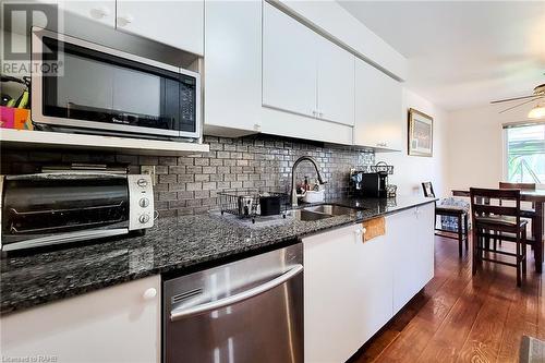 238 Candlewood Drive, Hamilton, ON - Indoor Photo Showing Kitchen With Double Sink With Upgraded Kitchen