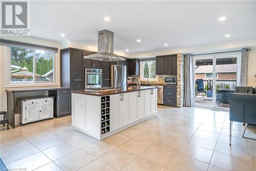 5 Lower Canada Drive, Niagara-On-The-Lake, ON - Indoor Photo Showing Kitchen