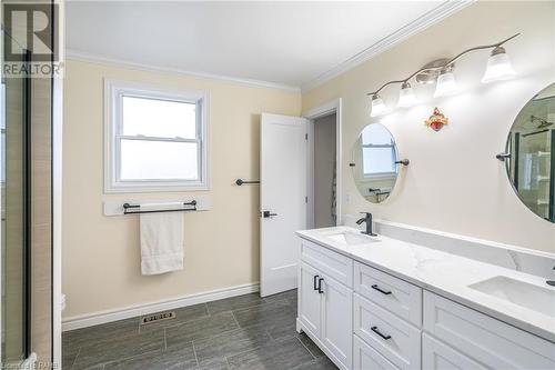 5 Lower Canada Drive, Niagara-On-The-Lake, ON - Indoor Photo Showing Bathroom