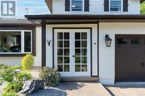 New addition, covered front portico/ and sunroom - 5 Lower Canada Drive, Niagara-On-The-Lake, ON - Outdoor