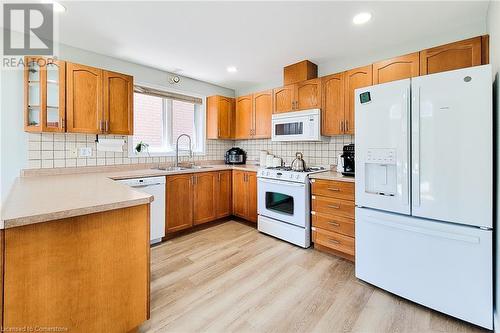 55 Alexsia Court, Hamilton, ON - Indoor Photo Showing Kitchen