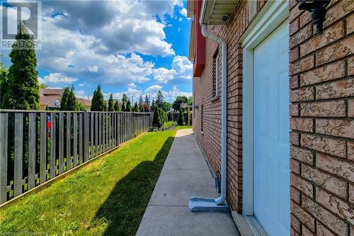 55 Alexsia Court, Hamilton, ON - Outdoor