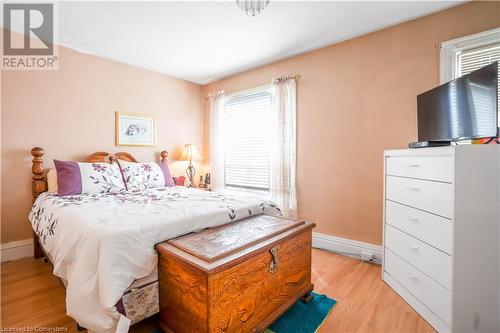 196 Avondale Street, Hamilton, ON - Indoor Photo Showing Bedroom