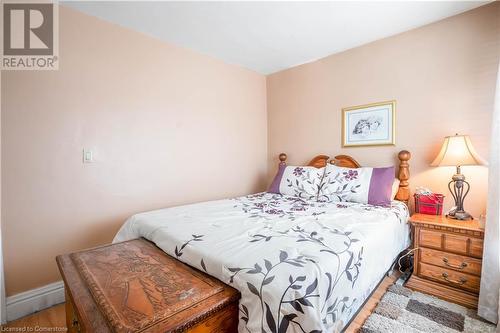 196 Avondale Street, Hamilton, ON - Indoor Photo Showing Bedroom