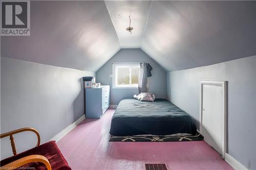 196 Avondale Street, Hamilton, ON - Indoor Photo Showing Bedroom