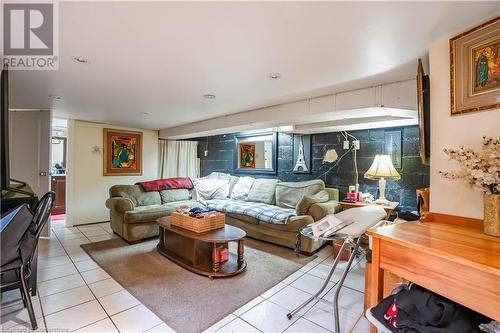 196 Avondale Street, Hamilton, ON - Indoor Photo Showing Living Room