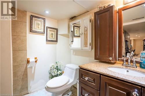 196 Avondale Street, Hamilton, ON - Indoor Photo Showing Bathroom