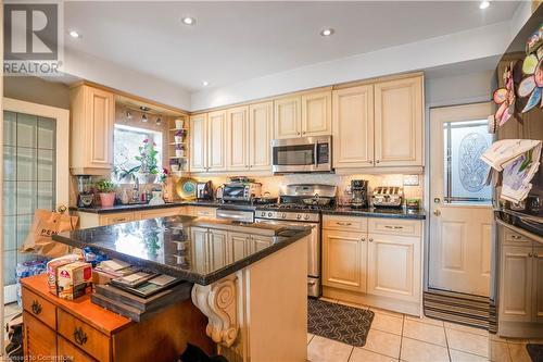 196 Avondale Street, Hamilton, ON - Indoor Photo Showing Kitchen With Double Sink