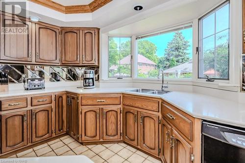 394 Scenic Drive, Hamilton, ON - Indoor Photo Showing Kitchen With Double Sink