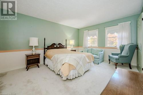 394 Scenic Drive, Hamilton, ON - Indoor Photo Showing Bedroom