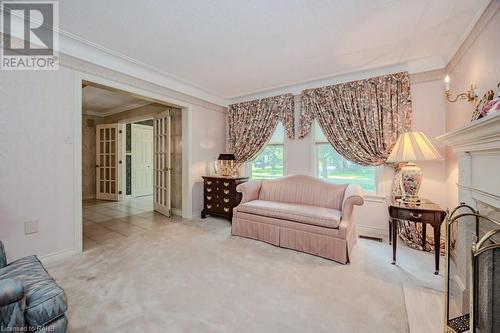 394 Scenic Drive, Hamilton, ON - Indoor Photo Showing Living Room