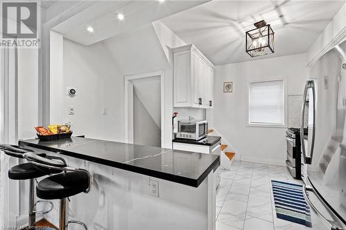 5317 Third Avenue, Niagara Falls, ON - Indoor Photo Showing Kitchen