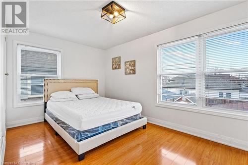 5317 Third Avenue, Niagara Falls, ON - Indoor Photo Showing Bedroom