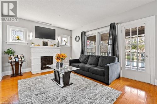 5317 Third Avenue, Niagara Falls, ON - Indoor Photo Showing Living Room With Fireplace