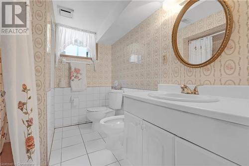 373 Mary Street, Hamilton, ON - Indoor Photo Showing Bathroom