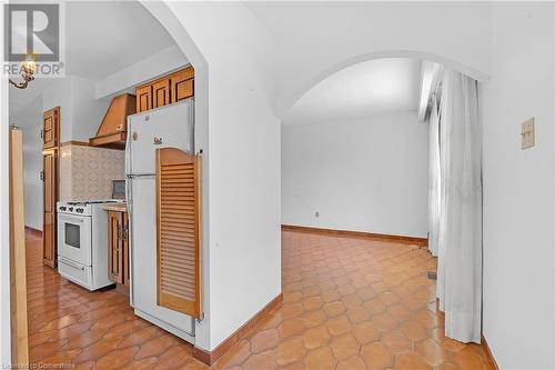 373 Mary Street, Hamilton, ON - Indoor Photo Showing Kitchen