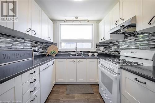 11624 Belleview Beach Road, Wainfleet, ON - Indoor Photo Showing Kitchen With Double Sink