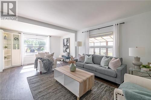 11624 Belleview Beach Road, Wainfleet, ON - Indoor Photo Showing Living Room