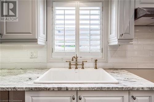 13 Appalachian Trail, Glanbrook, ON - Indoor Photo Showing Kitchen