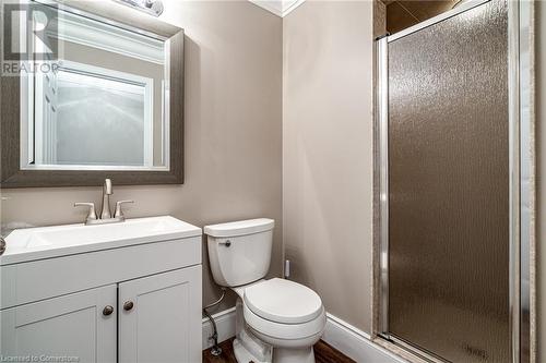 13 Appalachian Trail, Glanbrook, ON - Indoor Photo Showing Bathroom