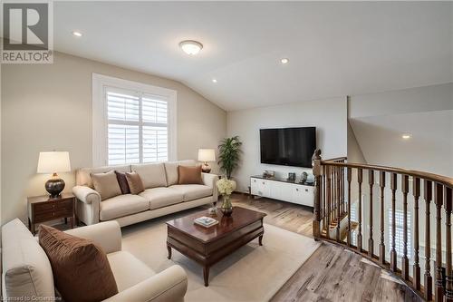 13 Appalachian Trail, Glanbrook, ON - Indoor Photo Showing Living Room