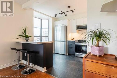 432 Main Street E Unit# 401, Hamilton, ON - Indoor Photo Showing Kitchen