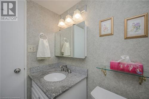 301 Frances Avenue S Unit# 1104, Hamilton, ON - Indoor Photo Showing Bathroom